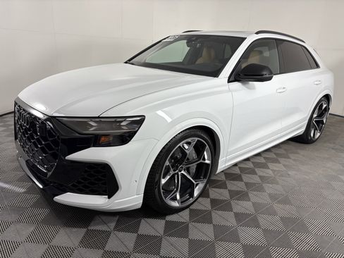Used 2025 Audi RS Q8 performance image 3