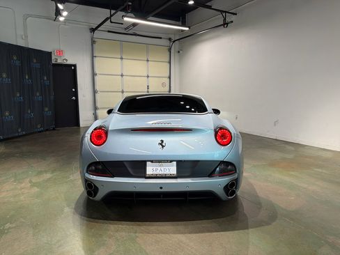 Used 2013 Ferrari California image 7