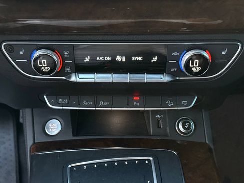 Used 2020 Audi Q5 2.0T Premium Plus AWD/4WD image 23