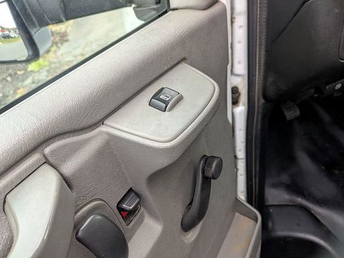 Used 2018 GMC Savana 3500 Extended w/ Driver Convenience Package image 14