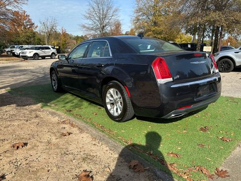 Used 2016 Chrysler 300 Limited image 5
