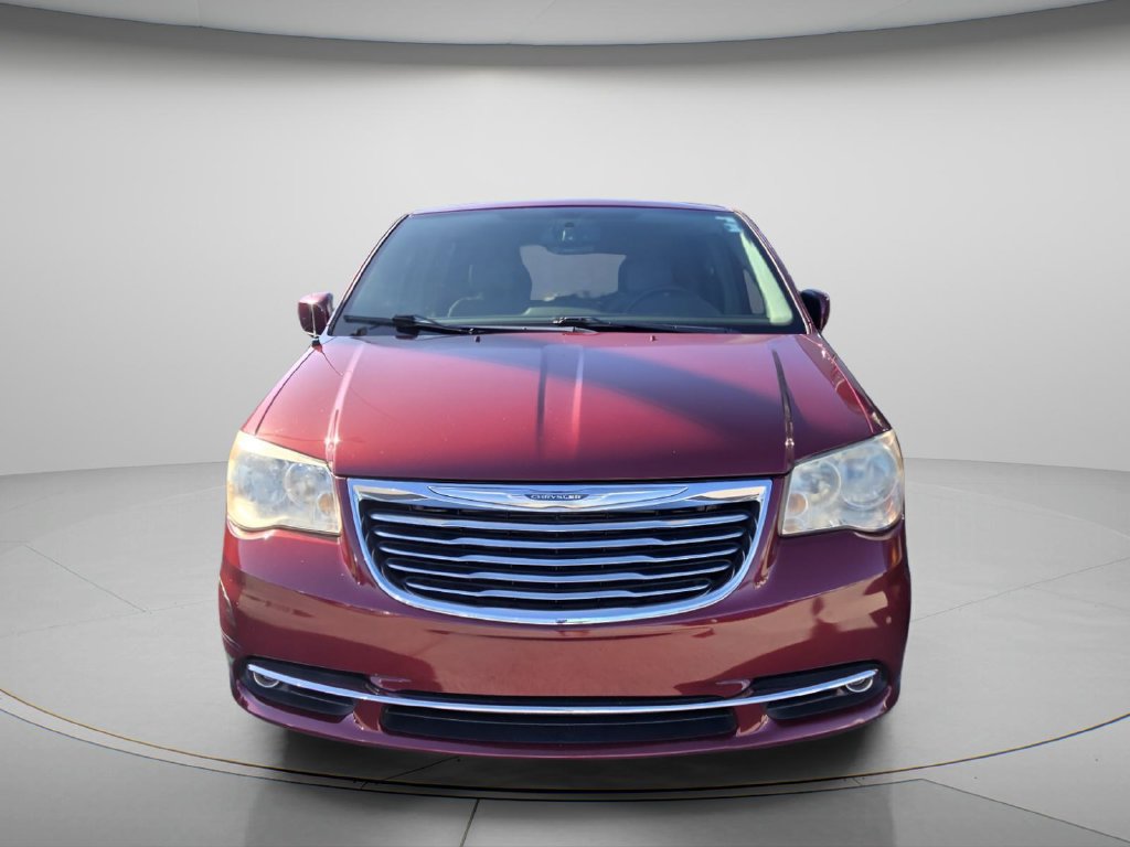 Used 2015 Chrysler Town & Country Touring FWD image 3
