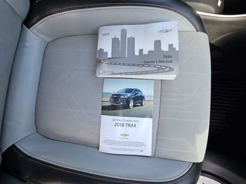 Used 2019 Chevrolet Trax LT w/ Driver Confidence Package FWD image 33