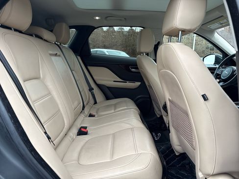 Used 2017 Jaguar F-PACE Prestige image 33