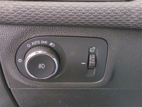 Certified 2018 Chevrolet Cruze LT w/ Sun And Sound Package image 18