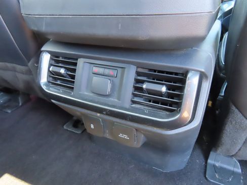 Used 2021 Ford F150 Lariat w/ Equipment Group 502A High image 39