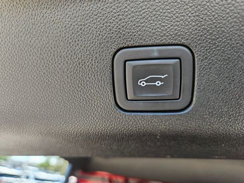 Used 2023 GMC Yukon Denali Ultimate AWD/4WD image 7