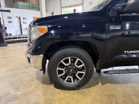Used 2014 Toyota Tundra Limited w/ Limited Premium Package AWD/4WD image 8