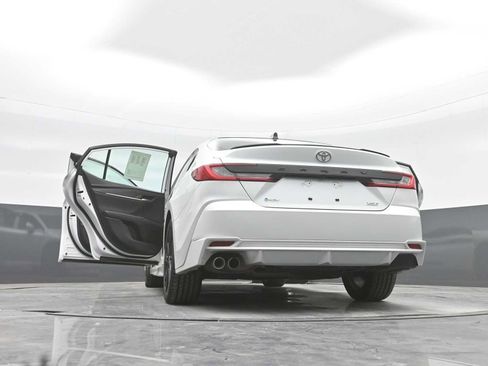 Used 2025 Toyota Camry XSE image 42