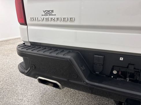 Used 2024 Chevrolet Silverado 1500 LT Trail Boss w/ LT Trail Boss Premium Package image 41