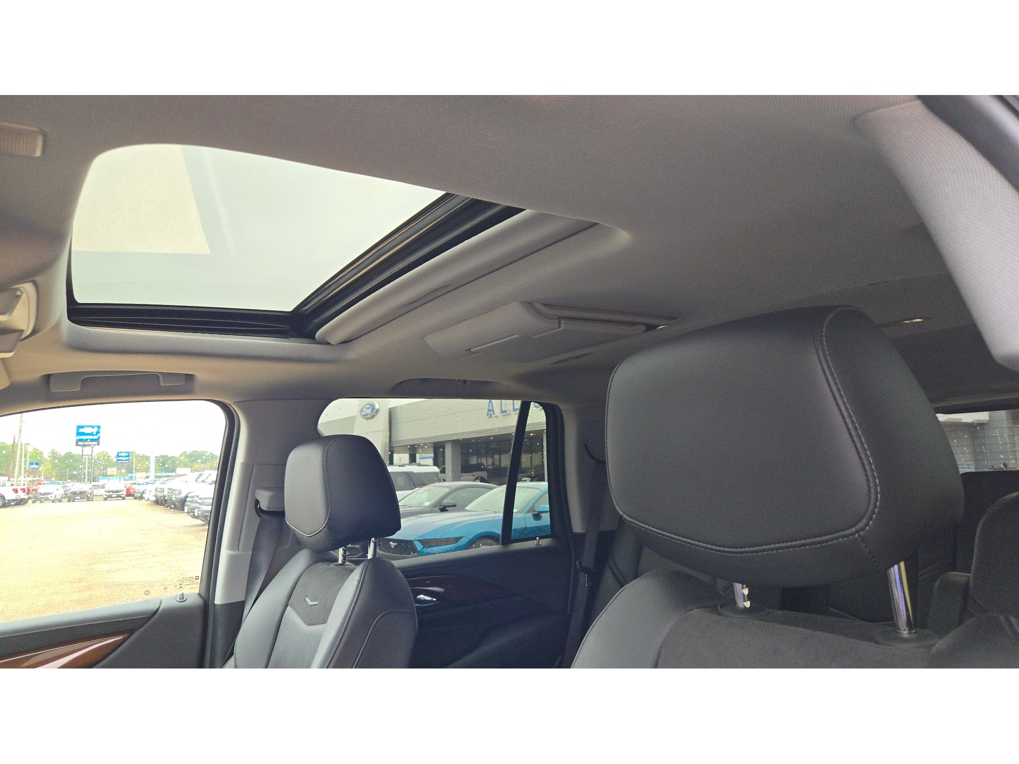 Used 2019 Cadillac Escalade Premium Luxury RWD image 30