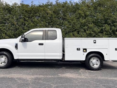 Used 2018 Ford F250 XL w/ Power Equipment Group RWD image 4