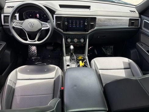 Used 2022 Volkswagen Atlas Cross Sport SE FWD image 14