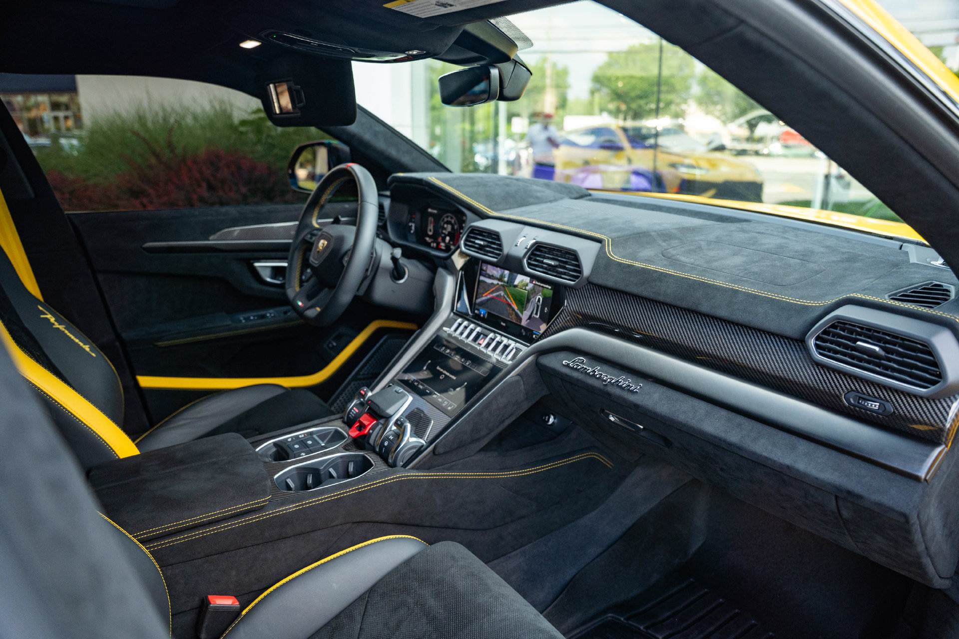 Used 2024 Lamborghini Urus Performante AWD/4WD image 22