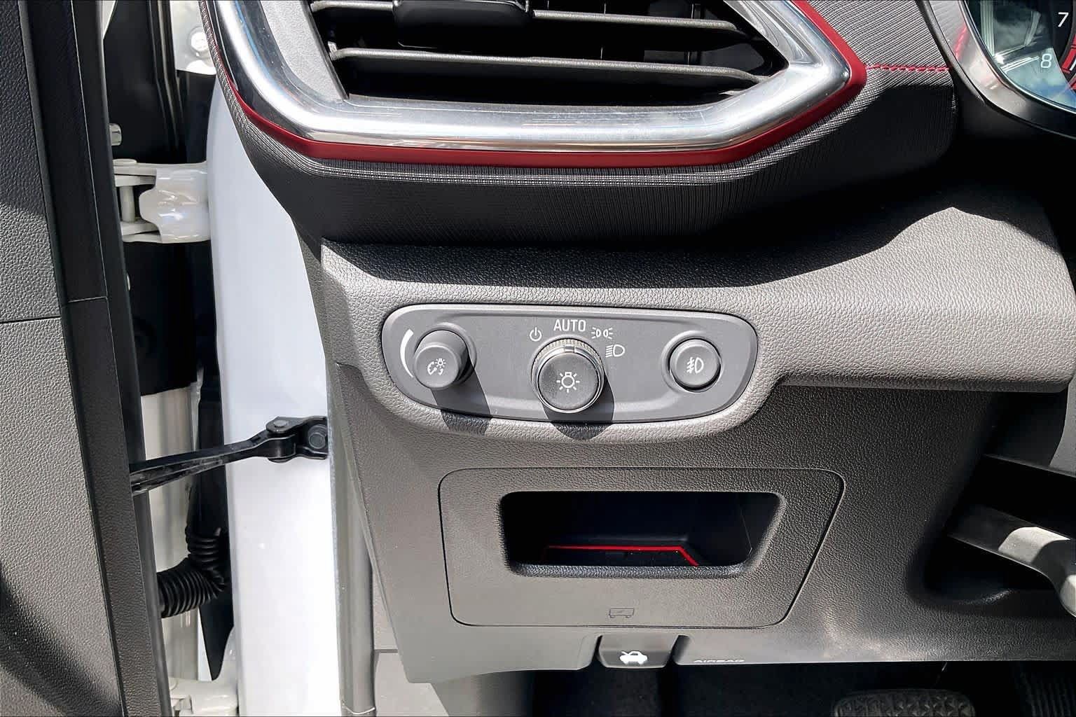 Used 2022 Chevrolet TrailBlazer RS w/ Technology Package FWD image 32