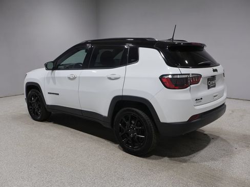 Certified 2023 Jeep Compass Latitude AWD/4WD image 5