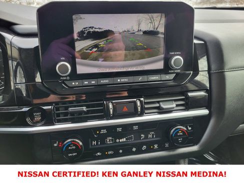 Certified 2025 Nissan Pathfinder SV image 28