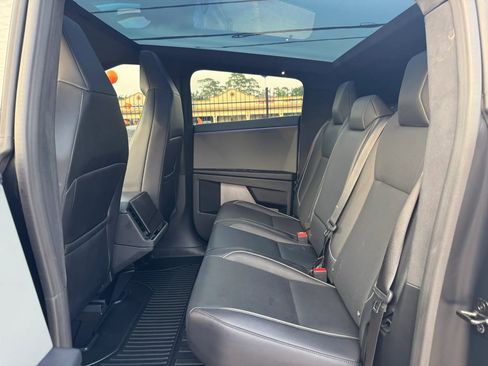 Used 2024 Tesla Cybertruck AWD Crew Cab image 25