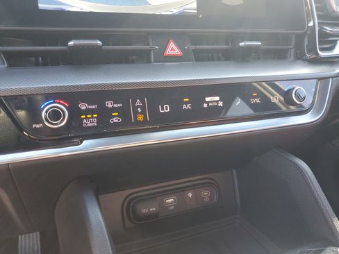 Used 2024 Kia Sportage SX FWD image 22