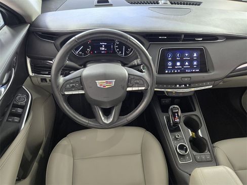 Used 2021 Cadillac XT4 Luxury image 9