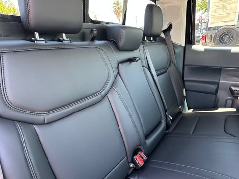 New 2026 Ford Maverick Lariat w/ Black Appearance Package AWD/4WD image 19