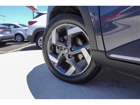 Used 2021 Hyundai Venue FWD image 8