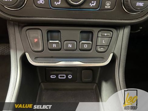 Used 2019 GMC Terrain Denali w/ Advanced Safety Package AWD/4WD image 25