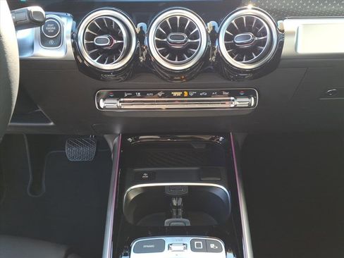 New 2025 Mercedes-Benz GLB 250 4MATIC image 23