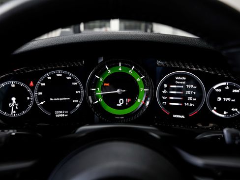 Used 2024 Porsche 911 Carrera T image 11