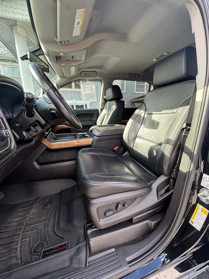 Used 2018 Chevrolet Silverado 1500 LTZ w/ LTZ Plus Package AWD/4WD image 9