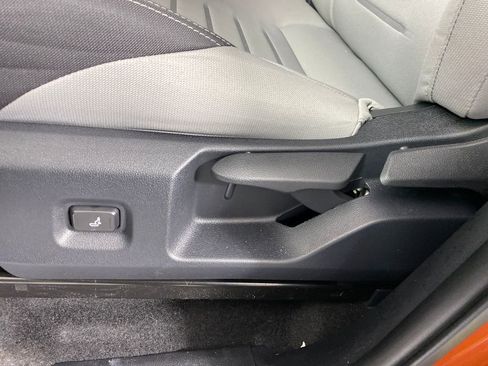 Used 2025 Toyota Tacoma TRD Off-Road image 8