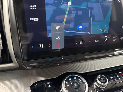 Used 2025 Ford Expedition Active image 8