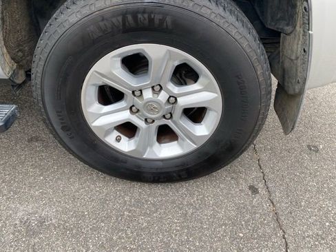 Used 2017 Toyota 4Runner SR5 image 12