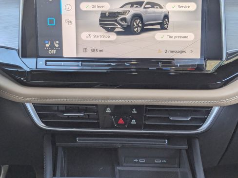 Used 2024 Volkswagen Atlas Cross Sport SE image 19