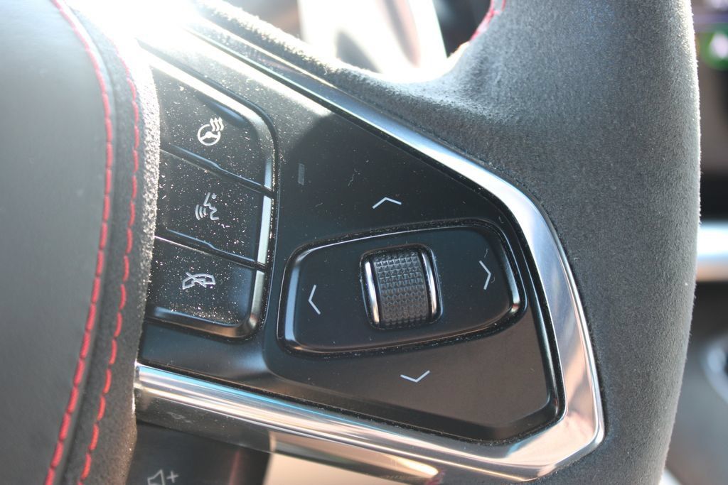 Used 2023 Chevrolet Corvette Stingray Premium Cpe w/ Z51 Performance Package RWD image 35