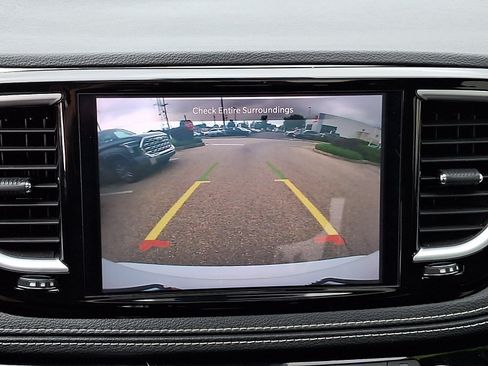 Used 2025 Chrysler Pacifica Limited FWD image 19