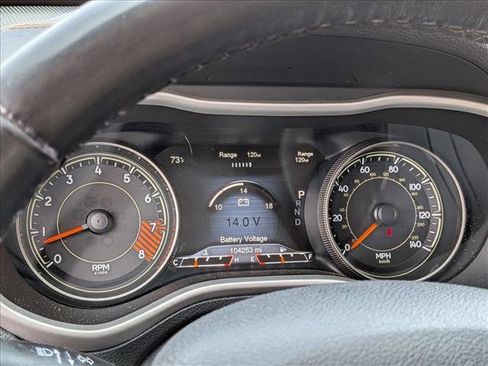 Used 2015 Jeep Cherokee Limited w/ Luxury Group image 11