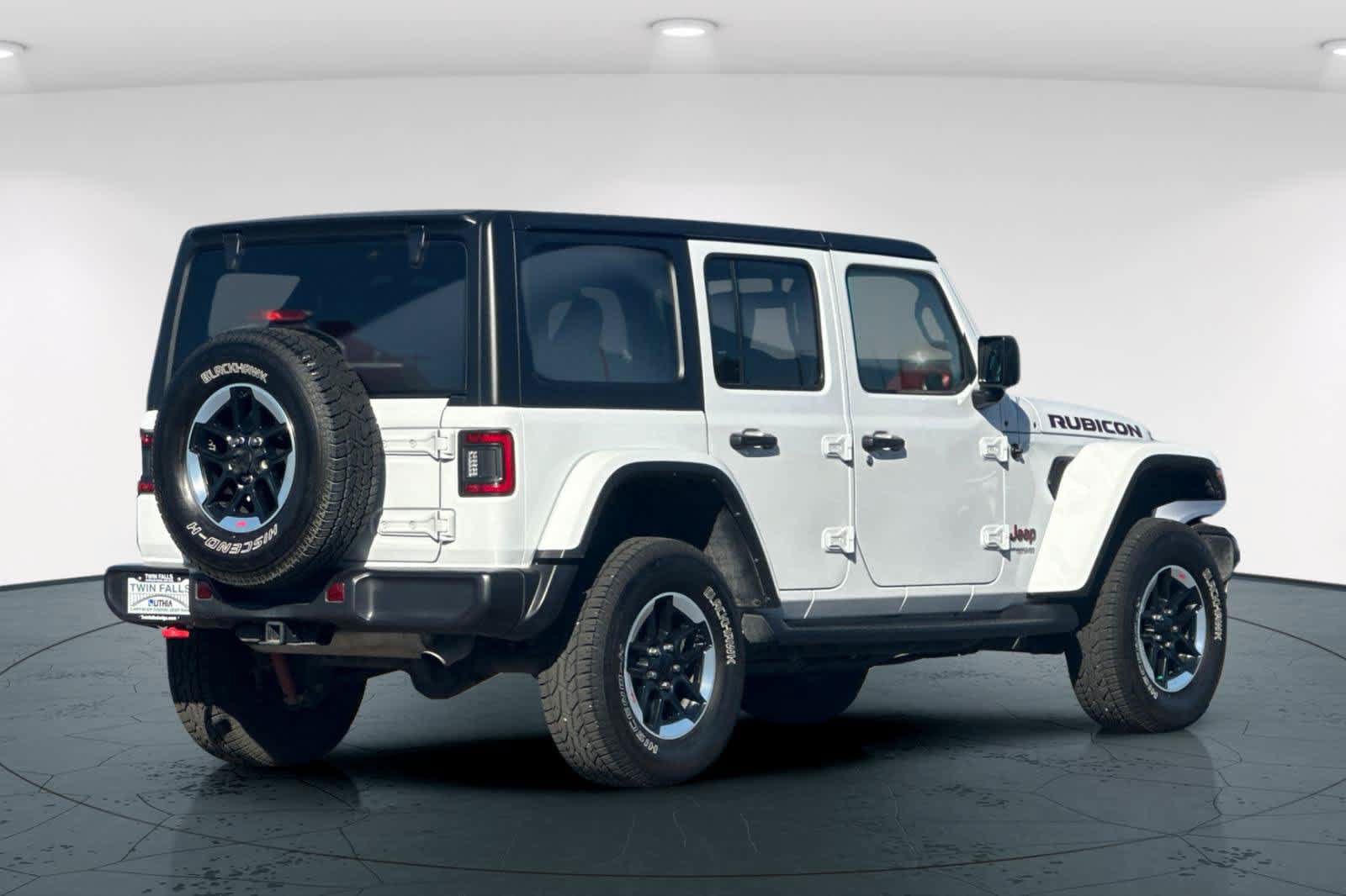 Used 2022 Jeep Wrangler Unlimited Rubicon w/ Cold Weather Group AWD/4WD image 2