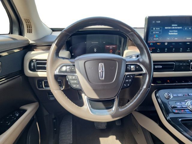 Used 2023 Lincoln Nautilus Reserve w/ Monochromatic Package AWD/4WD image 13