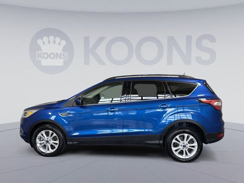 Used 2017 Ford Escape SE w/ SE Leather Comfort Package AWD/4WD image 2