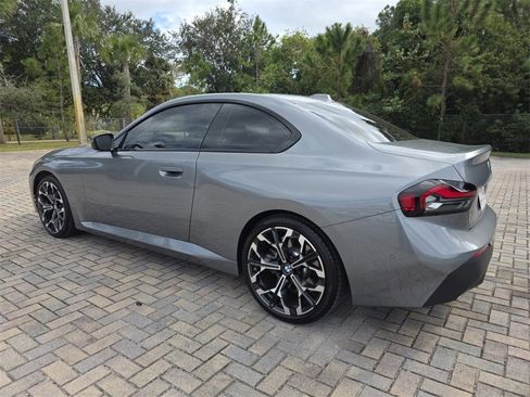 Used 2025 BMW 230i Coupe w/ Convenience Package image 9