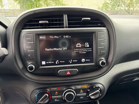 Used 2025 Kia Soul LX w/ LX Technology Package FWD image 21