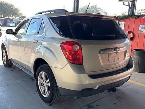 Used 2015 Chevrolet Equinox LT w/ Driver Convenience Package image 2