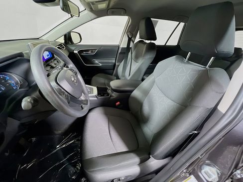 Certified 2025 Toyota RAV4 XLE AWD/4WD image 19