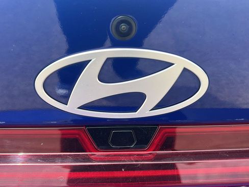 Used 2025 Hyundai Elantra SEL FWD image 34