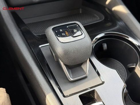 Used 2023 Nissan Rogue SV FWD image 29