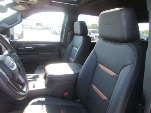 New 2026 GMC Sierra 2500 AT4 w/ AT4 Premium Plus Package AWD/4WD image 13