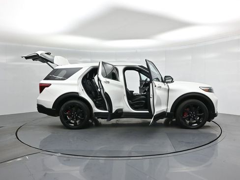 Certified 2022 Ford Explorer ST w/ Equipment Group 401A image 5