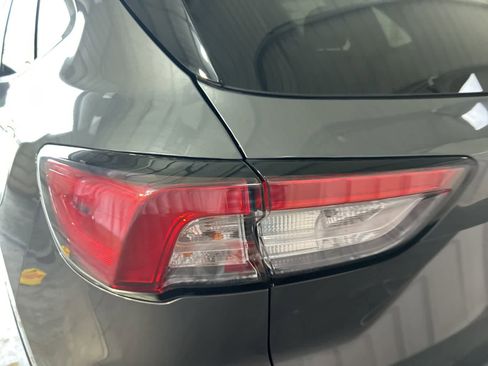 Used 2022 Ford Escape SE image 12