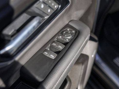 Certified 2025 GMC Yukon Denali image 23